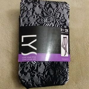 LYS Women Black Hosiery Tights Size 2x Fishnet NEW